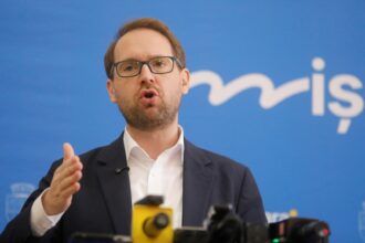 dominic fritz atac la aur primeste misiunea sa salveze psd sa l faca pe grindeanu premier 6a426287740bc
