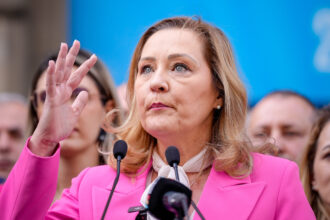elena lasconi atac dur la adresa lui dominic fritz dupa decizia iccj cat de greu e sa iesi in fata oamenilor si sa spui am fost stupid am gresit 6a3691d07d9d5