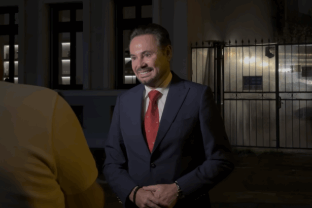gheorghe falca anunturi despre adrian vestea in fata restaurantului unde a petrecut cu sustinatorii lui bolojan vestea s a autoexclus procedurile ce mai conteaza veti afla de biroul per 6a31be9f27683