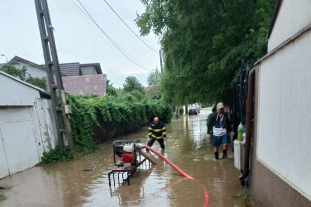 inundatii in sapte judete din tara persoane evacuate si zeci de strazi si curti acoperite de ape 6a3ad9762b5c0