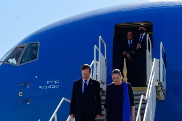isaac herzog prezent duminica la ceremoniile dedicate comemorarii victimelor pogromului de la iasi 6a40f72ebf2ec