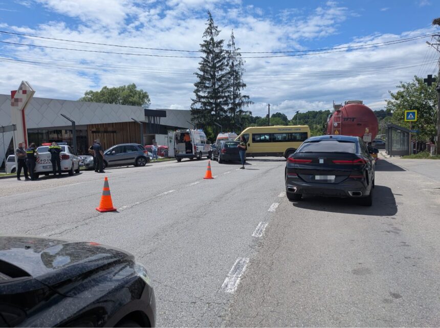 microbuz cu elevi implicat intr un accident in valcea trei minori au ajuns la spital 6a2ffdc6859eb