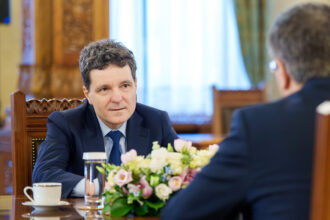 nicusor dan intalnire cu ambasadorii statelor ue la bucuresti dejun in plina criza politica 6a4294f0b5786