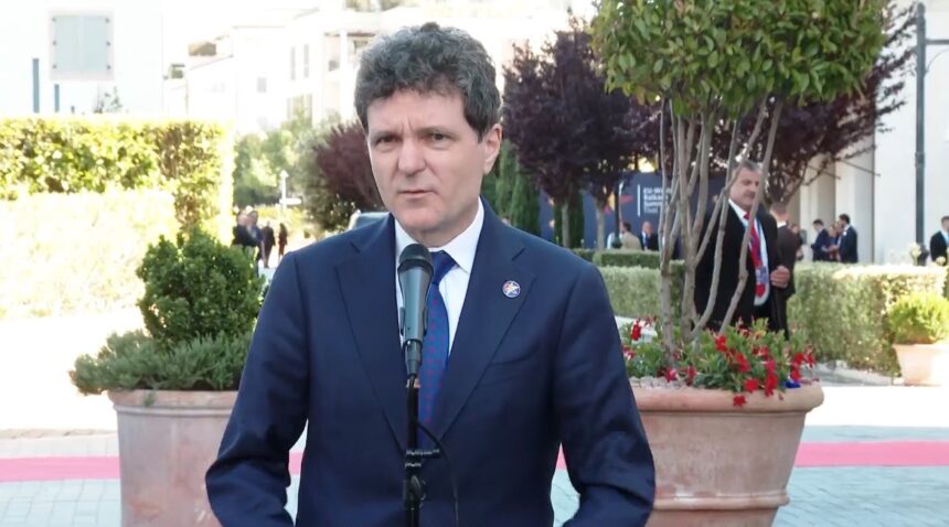 nicusor dan scopul legii salarizarii nu a fost sa crestem salariile pentru toata lumea adoptarea pana la 30 iunie putin probabila 6a22ee6ecda45