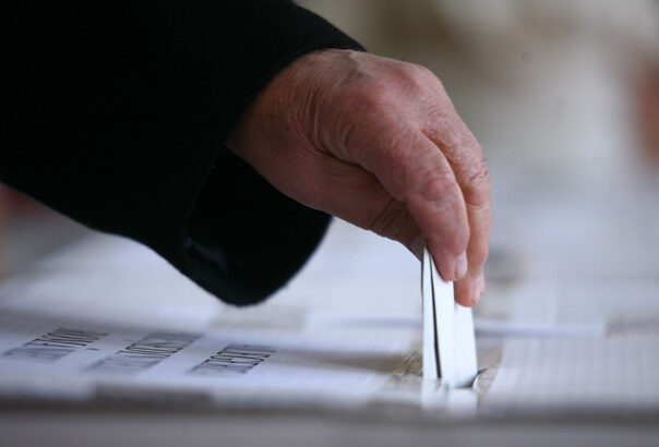 o comuna din mures voteaza azi pentru demiterea primarului 6a2e314102787