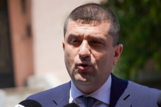 radu miruta a anulat scumpirea biletelor la metrou am inchis definitiv acest subiect 6a350a3987530