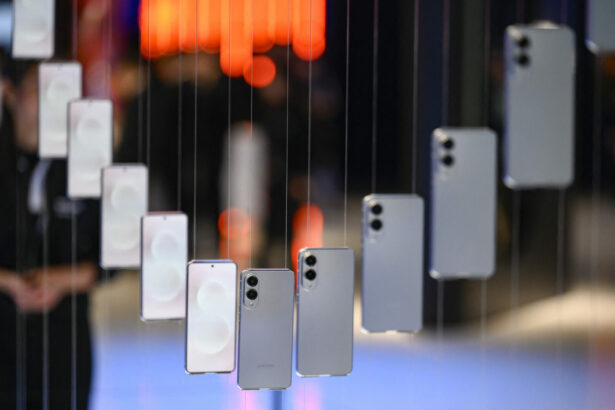 toate telefoanele mobile dintr o tara vor fi inregistrate intr un registru national dispozitivele neinregistrate vor fi blocate 6a32b6ec52ecf