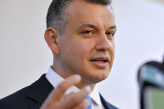 tomac cauta sustinere pentru noul guvern pot vrea un executiv de uniune nationala cu ministri din toate partidele 6a28473429a90