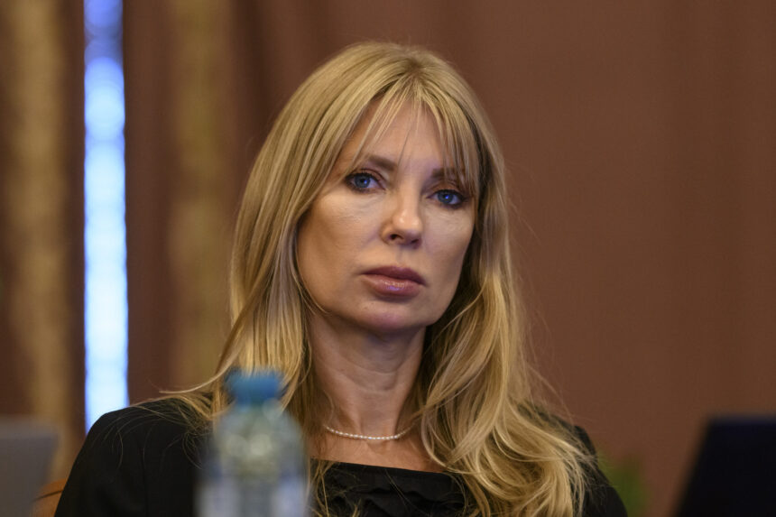 victoria stoiciu cere modificarea constitutiei pe fondul crizei politice nu poti rasturna un guvern fara sa alegi pe cel care ii va lua locul 6a3ec242852e8