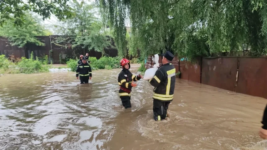 24 de localitati din cinci judete si bucuresti afectate de inundatii si pagube din cauza furtunilor 6a60f1c83de35