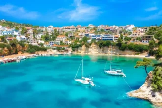 adevaratul motiv pentru care litoralul din romania este mult mai scump decat cel din grecia desi nu ofera aceleasi peisaje litoralul romanesc este plin in varful sezonului 6a68470513696