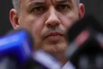 aur ii solicita lui nicusor dan sa l demita de urgenta pe eugen tomac dupa ce acesta a confirmat ca a negociat cu parlamentari ai formatiunii 6a62256f9af69