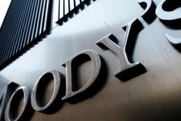avertisment moodys investitiile uriase in infrastructura ai pun presiune pe gigantii tehnologici 6a643035e9991