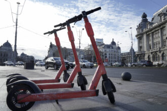 barbat de 45 de ani gasit mort langa o trotineta electrica pe pista de biciclete din navodari 6a4a016a97fa4