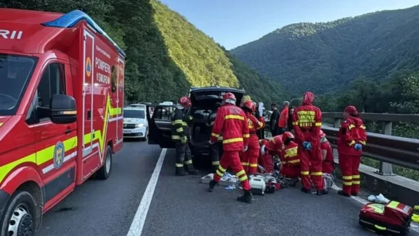 bolovan prabusit peste un autoturism pe dn7 un barbat este resuscitat elicopterul smurd a fost trimis la fata locului 6a5efe748c415