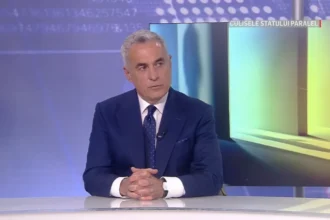 calin georgescu primit de sute de sustinatori la calugareni nu putem cere spor de la dumneze cu targul deschis in timpul sfintei liturghii 6a65a96e31708