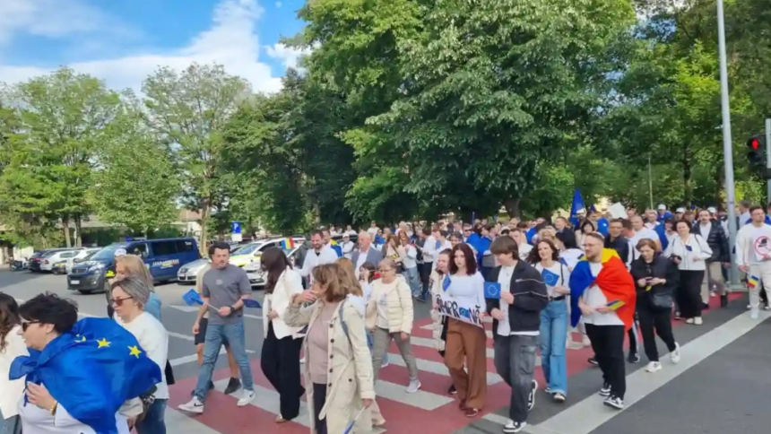 controverse privind placutele bilingve din sfantu gheorghe asociatia calea neamului a organizat un protest 6a63c26330f5a