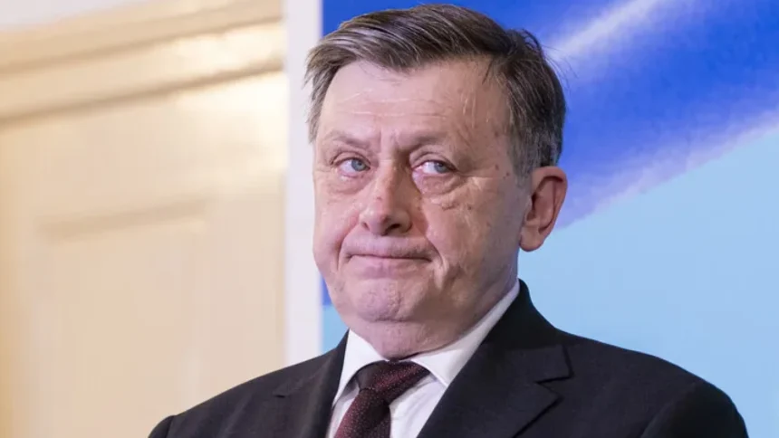 crin antonescu avertizeaza userizarea pnl ului inseamna moartea lui atac direct la strategia lui bolojan 6a5fcd6d7f100