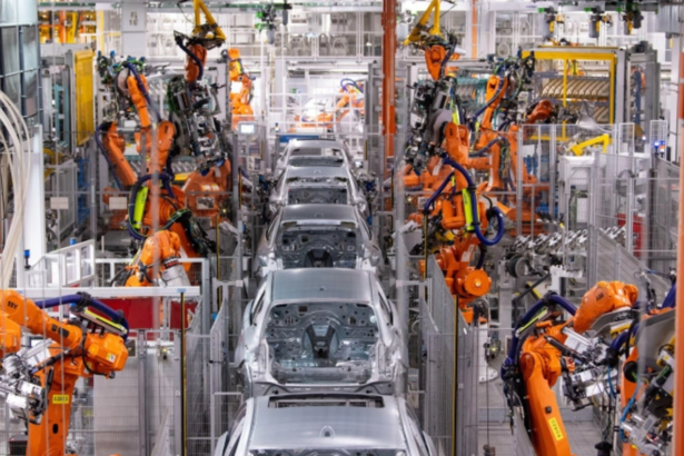 criza in industria auto din romania peste 1 000 de angajati concediati pe luna numarul salariatilor a coborat la cel mai mic nivel din 2012 6a5f3d7fd7242