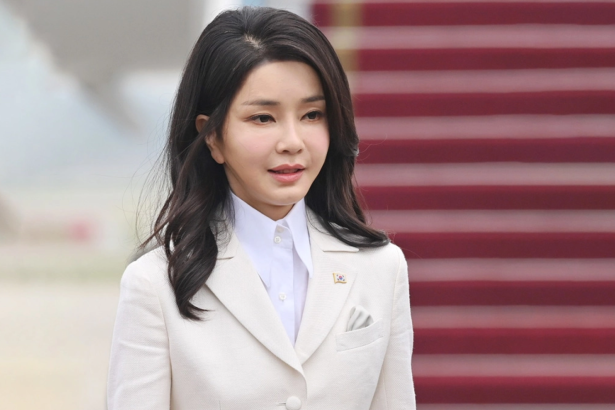 curtea suprema de la seul isi amana verdictul in procesul fostei prime doamne kim keon hee 6a632c11e587f
