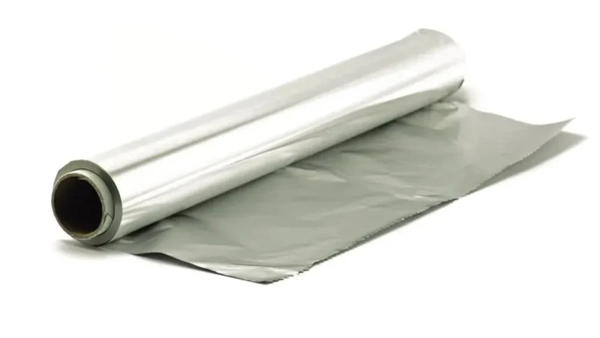 de ce tot mai multi oameni isi infasoara portofelul in folie de aluminiu motivul din spatele acestui gest aparent ciudat 6a669a2c34dda