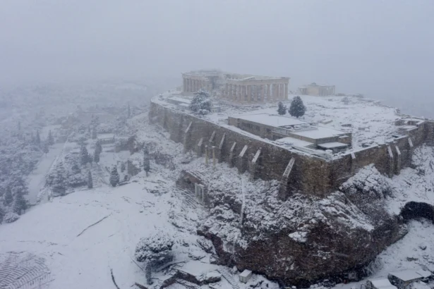 doi turisti americani au fost injunghiati langa acropole in grecia 6a5f297e69844