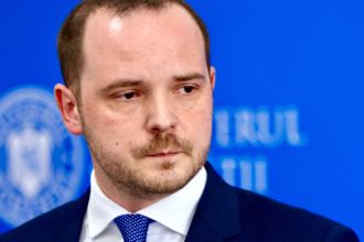 eliberati romania si plecati acasa alexandru rogobete critici dure la adresa lui ilie bolojan din cauza blocarii angajarilor in spitale 6a65489e4d88c