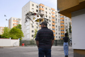 explozia din rahova lucrarile de punere in siguranta a blocului incep saptamana aceasta cand vor putea intra locatarii in apartamente 6a4ce16185f21