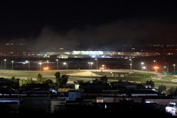 explozii si fum in apropierea aeroportului irakian din erbil care gazduieste trupe americane 6a632513396b3