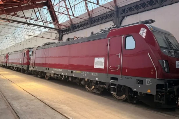 foto primele cinci locomotive electrice alstom au fost receptionate vor intra in circulatie la cfr calatori 6a6c45de5d641