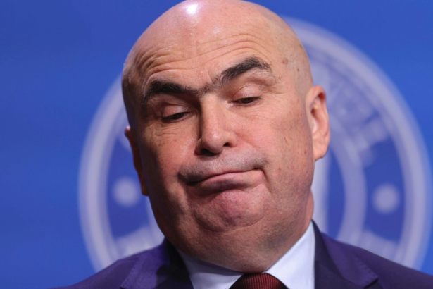 guvernul bolojan oprit in instanta cab suspenda o hg adoptata in ciuda a trei avize negative cu depasirea compentei limitate a guvernului demis 6a64b4f89db4b