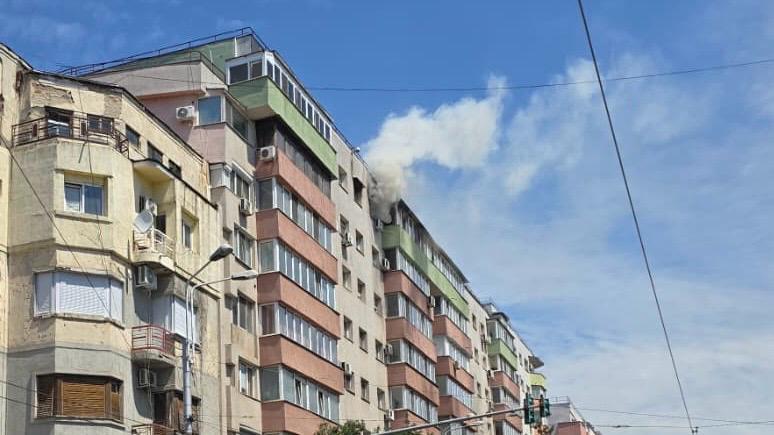 incendiu izbucnit la un apartament din bucuresti sunt inregistrate degajari mari de fum 6a4cc42ea0d31
