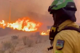 incendiu masiv reaprins intr o arie protejata din franta pompierii lupta cu flacarile scapate de sub control 6a6aaf19339c7