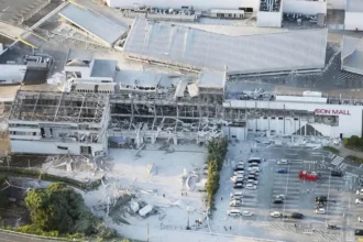 misiune dramatica contra cronometru in japonia zeci de angajati blocati sub daramaturile unui mall in urma cutremurului puternic 6a695310d1661