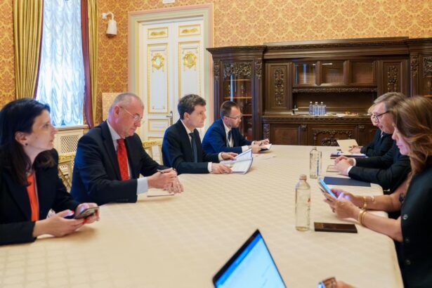 nicusor dan s a intalnit cu presedintele serbiei la kiev vom continua proiectele de conectivitate si energie 6a57c0d4a0310