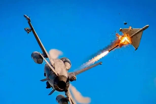 noi detalii despre misiunea f 16 care a doborat drona din buzau cum au urmarit pilotii tinta inainte de a deschide focul si ce manevre au facut 6a63405cae3bb