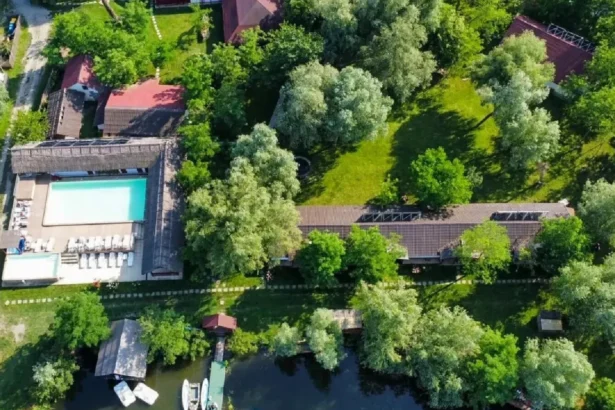 o insula privata din delta dunarii se vinde cu pretul unui apartament de lux 6a6c347c57399