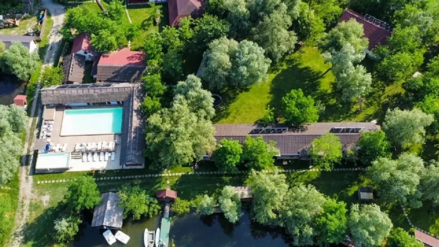 o insula privata din delta dunarii se vinde cu pretul unui apartament de lux 6a6c347c57399