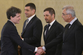 petrisor peiu il acuza pe nicusor dan a devenit garantul crizei politice desi ar fi trebuit sa fie un garant al democratiei 6a508ea67dd2d