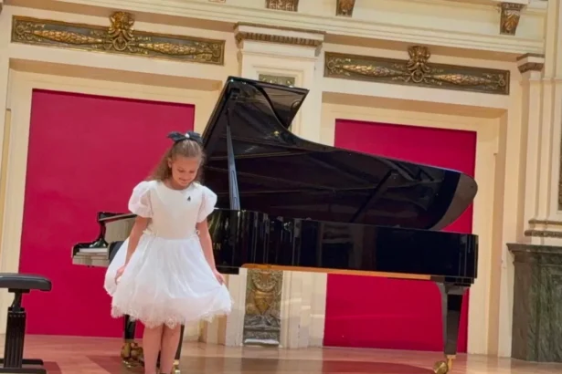 pianista de numai 7 ani din galati care uimeste mapamondul 6a677ea16108b