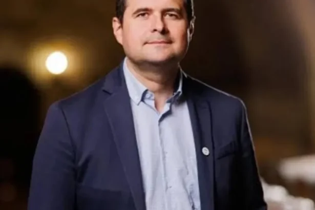 premierul vasile tofan efectueaza joi prima vizita externa la bucuresti 6a69b2fe6c98d