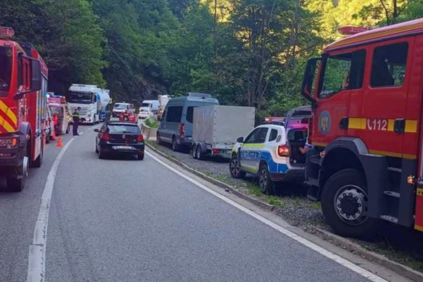 restrictiile de circulatie de pe valea oltului dn 7 se prelungesc pana la sfarsitul lunii august 6a6c8fe86ba88