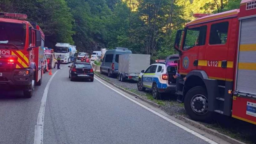 restrictiile de circulatie de pe valea oltului dn 7 se prelungesc pana la sfarsitul lunii august 6a6c8fe86ba88