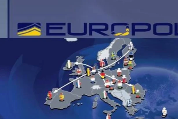 ruta clandestina grecia romania italia destructurata de europol migrantii erau plimbati prin tara cu masini furate sau inchiriate pe firme paravan 6a6022497c7b8