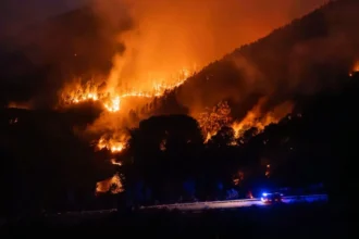scene apocaliptice in europa peste 250 000 de oameni fug din calea flacarilor uriase din spania si franta 6a6596cfc6f81