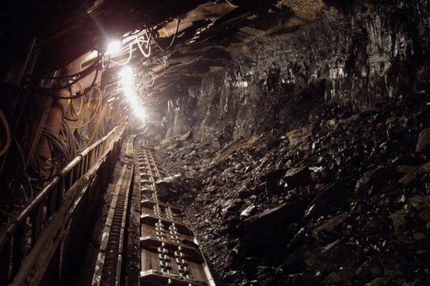 se stinge industria uraniului romanesc ultimii mineri trimisi acasa de la compania strategica ajunsa in insolventa 6a622a844ef97