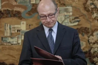 solutia lui traian basescu la incidentele cu drone din romania sa negociem cu ucrainenii sa nu se mai joace cu dronele 6a651368216ae