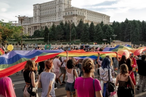 tensiuni la oradea dupa interzicerea marsului pride accept acuza discriminare si anunta ca evenimentul va avea loc in ciuda deciziei primariei 6a61f5dd4bfe1