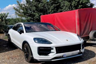 un bolid de aproape 160 000 de euro confiscat in cehia tractat pe platforma in romania 6a55f9fe54555