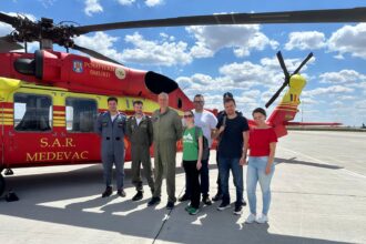 un elicopter black hawk folosit pentru salvarea unei vieti intr o misiune de transplant de organe 6a4930f34c9ca